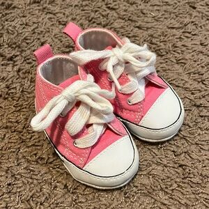 Converse crib shoe size 1